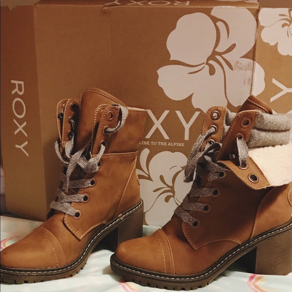 ROXY WANDER ON